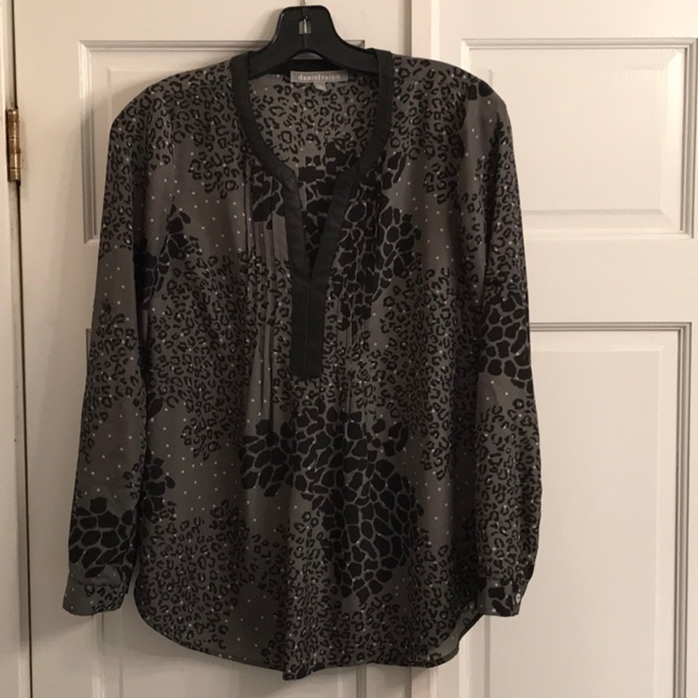 Daniel Rainn blouse